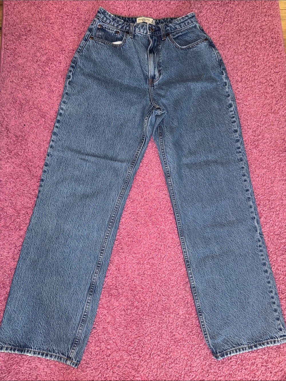 Abercrombie & Fitch High-Rise Straight Leg Blue Jeans